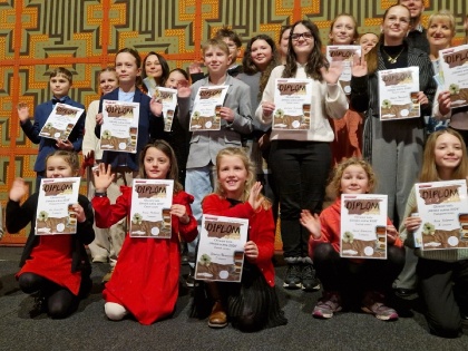 Okresní kolo recitační soutěže nám přineslo dva postupy do kraje