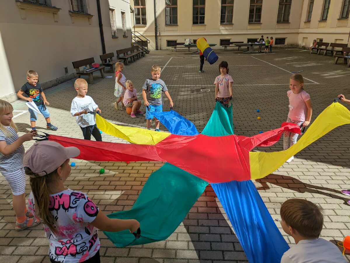 První týden ve družině